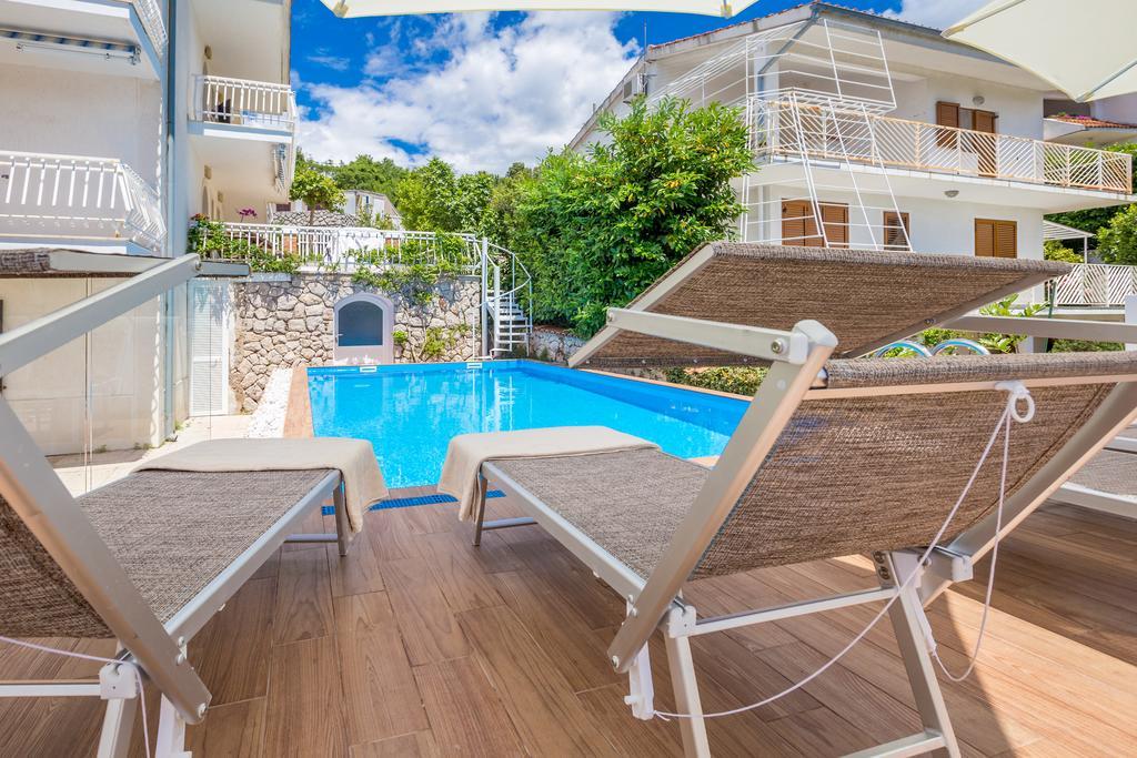 Ava Apartments 오미살즈 외부 사진